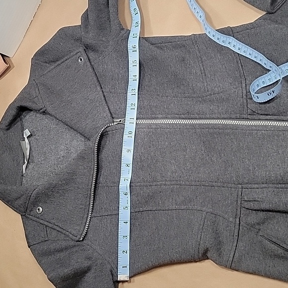 Athleta, Size XS Cherry Creek Gray Asymmetrical Zip Jacket, EUC - Picture 11 of 16
